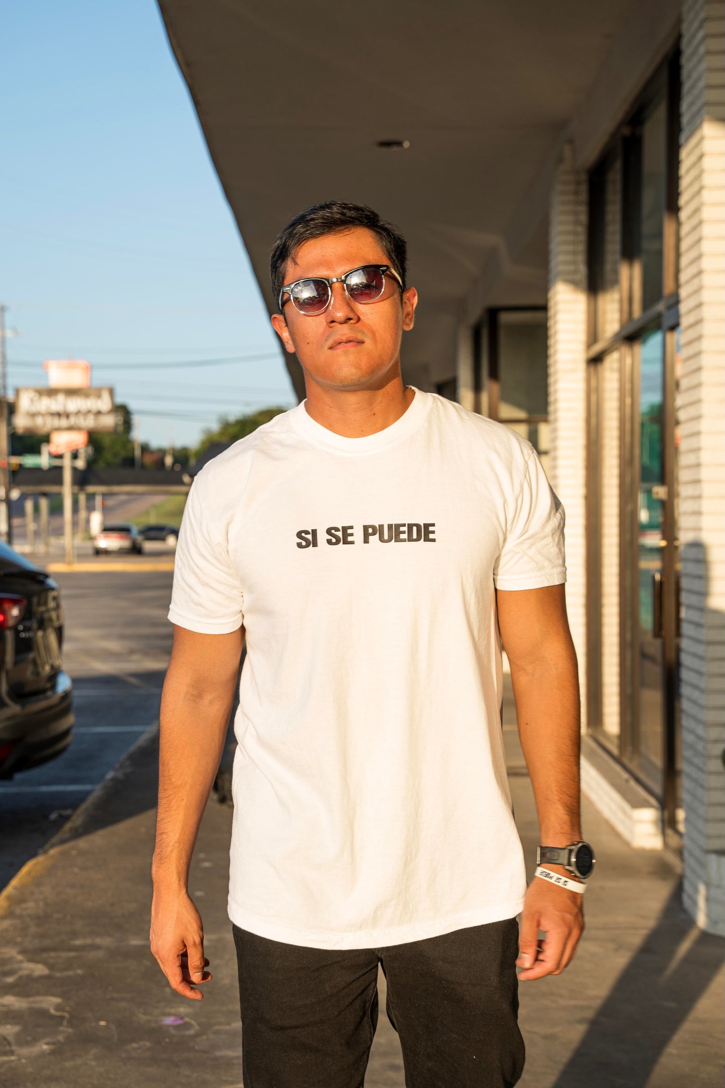 White "Si Se Puede" Tee