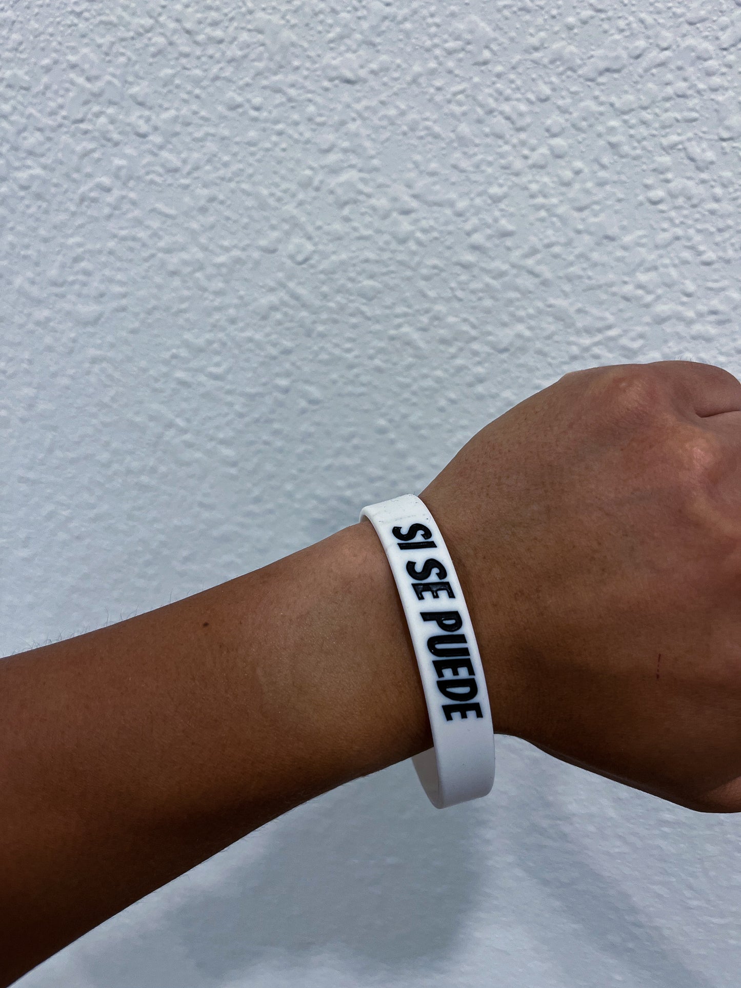 Si Se Puede White Wristband